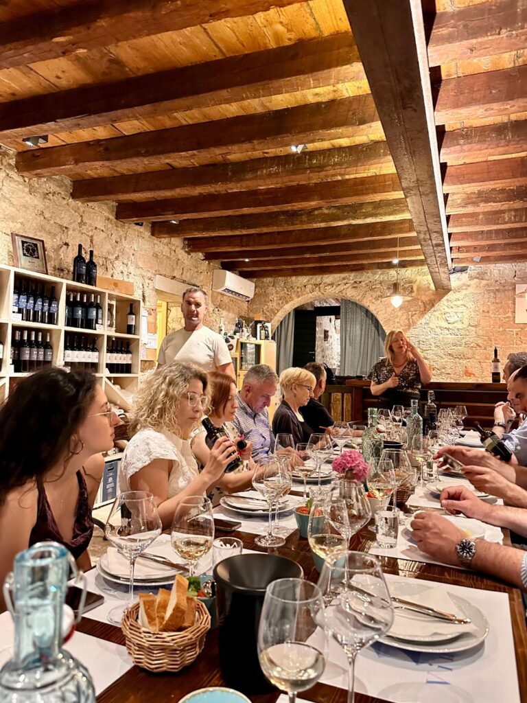 Konoba Vina Carić
Dalmatian wine cellar and tasting room located in the picturesque town of Vrboska on the island of Hvar, Croatia